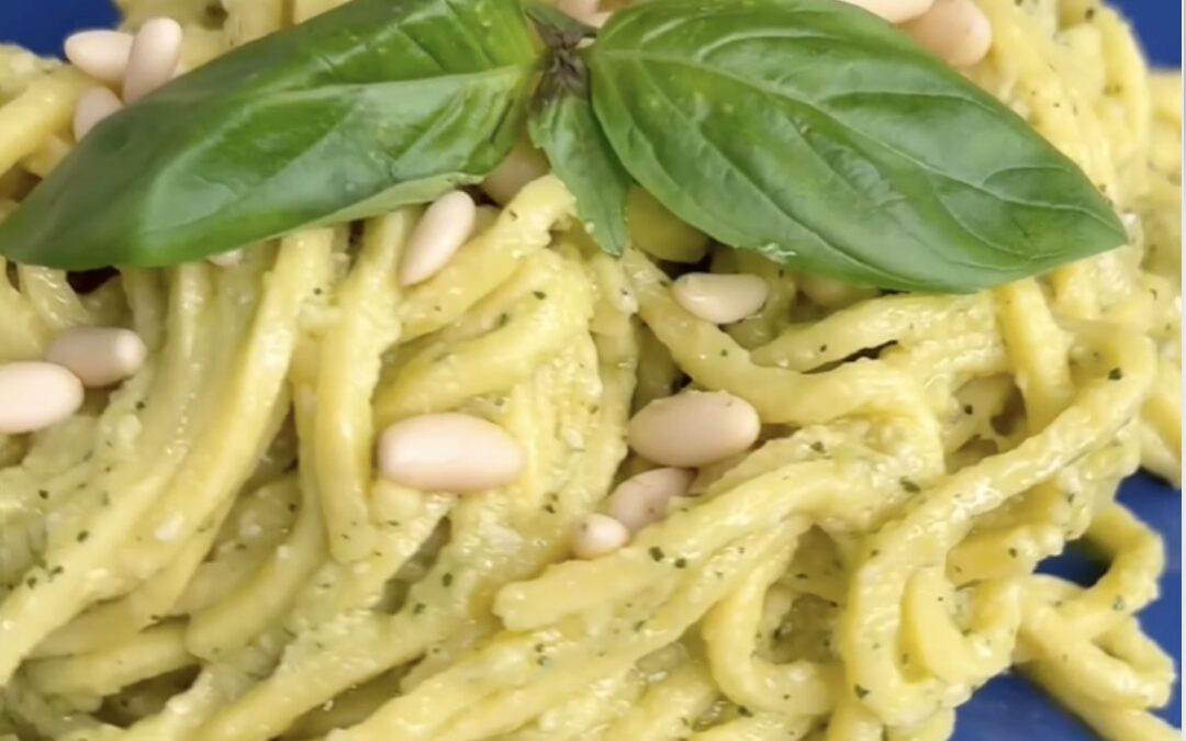 Spaghetti al pesto di avocado